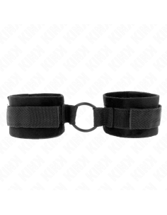 KINK - BEGINNER FUR HAND CUFFS 25 CM WITH O-RING 4 CM BLACK ADJUSTABLE 15-25 CM 2