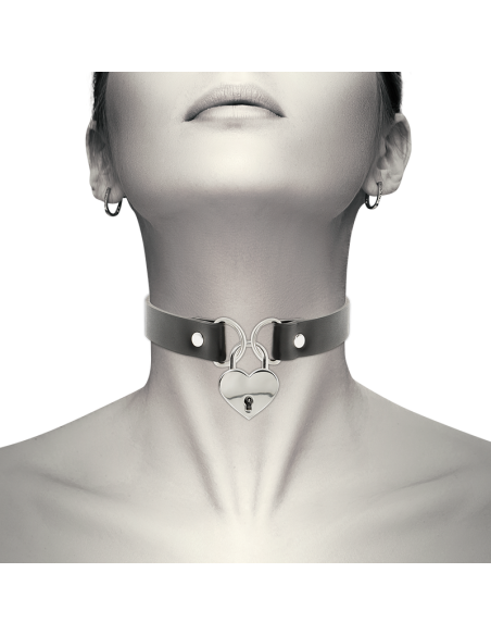 COQUETTE CHIC DESIRE - VEGAN LEATHER NECKLACE WITH HEART ACCESSORY WITH KEY